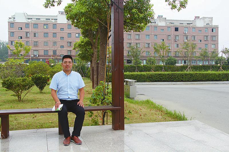 阜宁县东沟中学朱亚奇甘心终生培养农家子弟成才