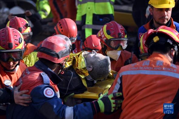 中國救援隊再次成功營救一名幸存者