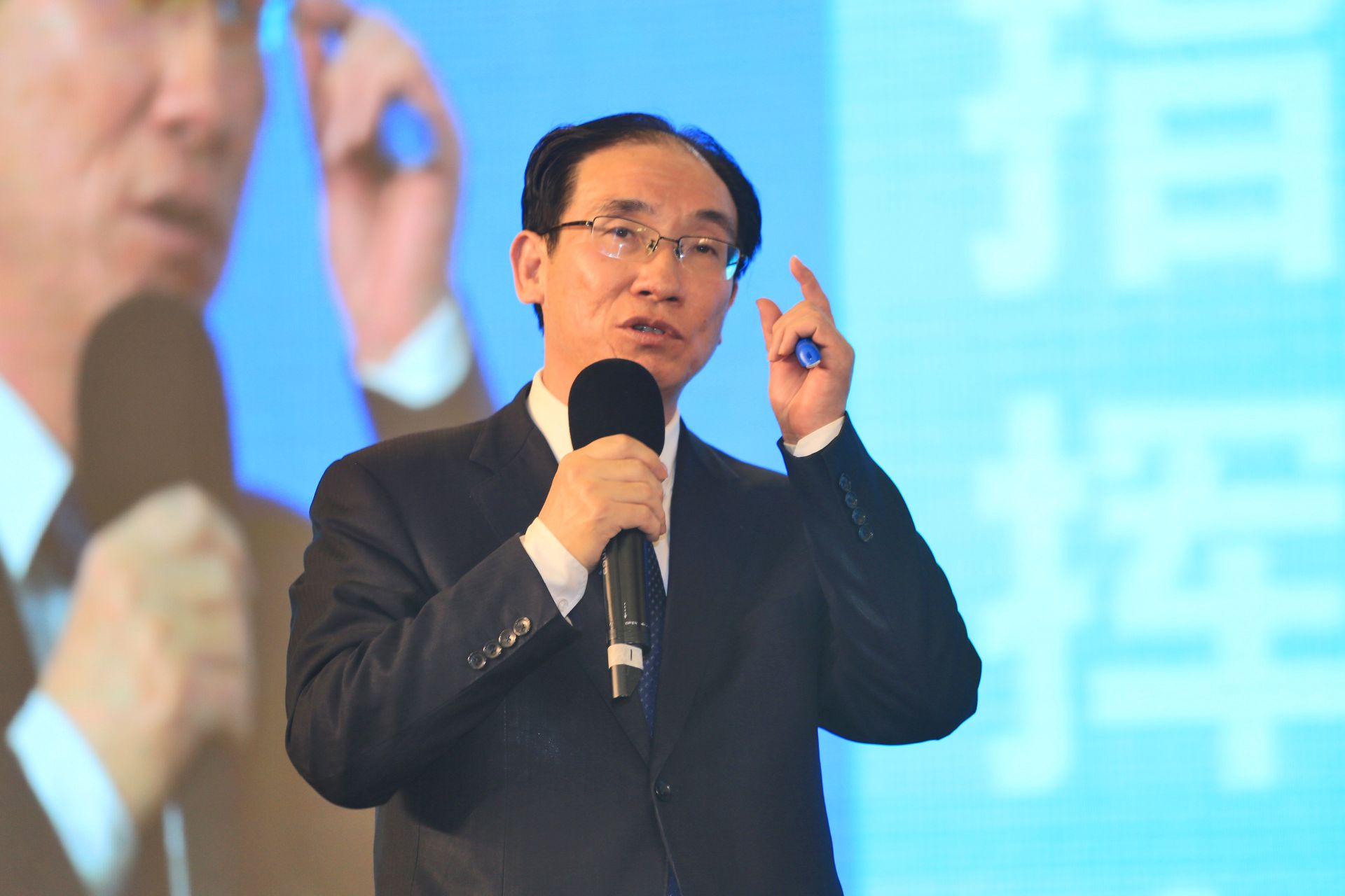 盐阜大众报报业集团党委书记,社长朱志和发表主题演讲