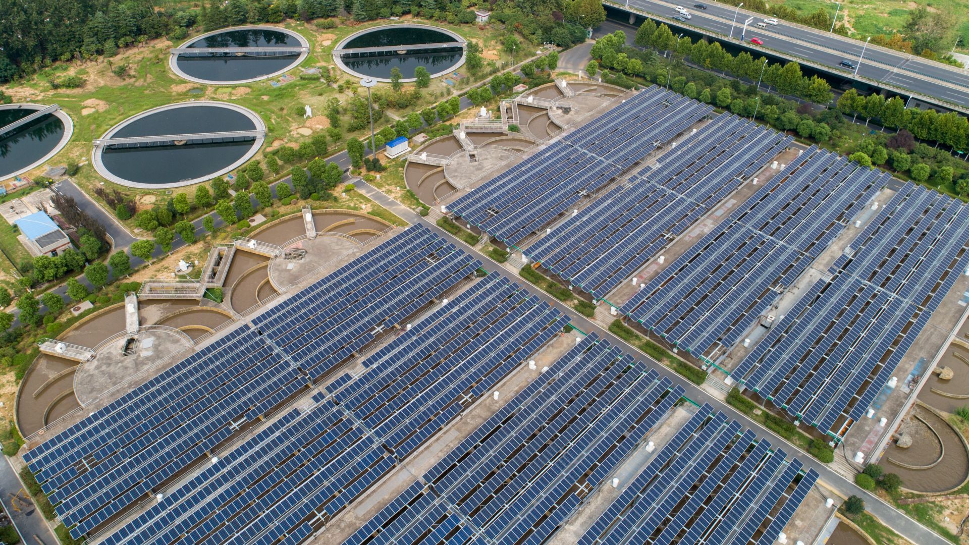 近日,位于安徽省合肥市的王小郢污水处理厂分布式光伏发电项目正式