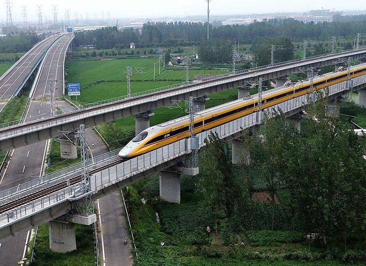 高速检测列车首次在连盐铁路开跑