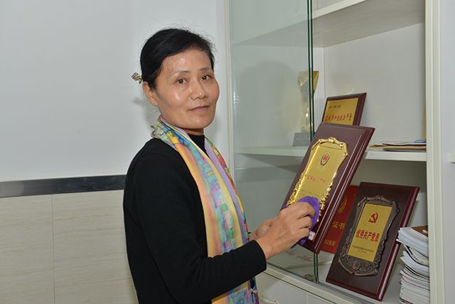 武红梅为独腿丈夫重燃希望的全国好警嫂