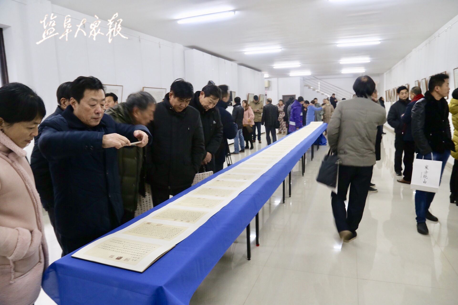 东方既白汉南书法作品展在市书法家协会隆重开幕
