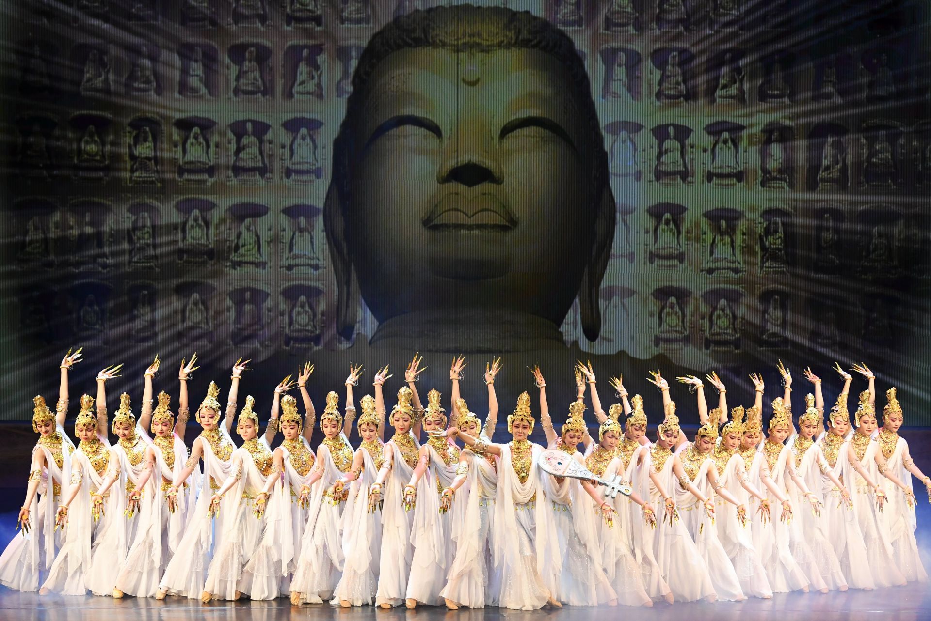 《丝路花雨》常态化演出助力敦煌文旅融合