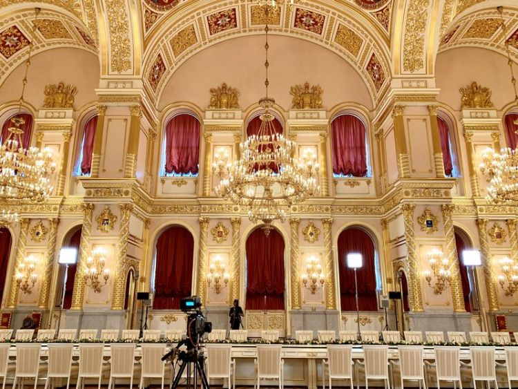 这是克里姆林宫亚历山大厅，中俄两国元首大范围会谈在这里举行。新华社记者丁林摄
