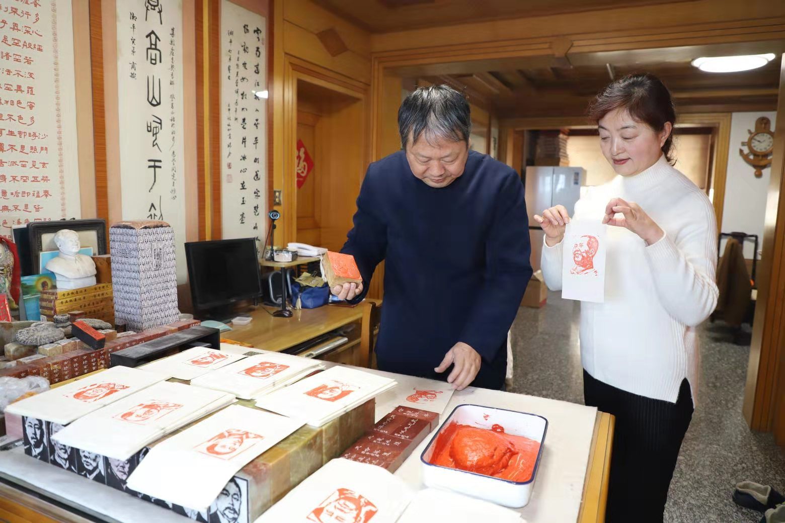 王湘平125方八路军将领石刻肖像印完工