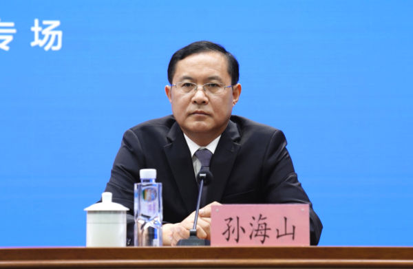 建湖县委常委,常务副县长孙海山.