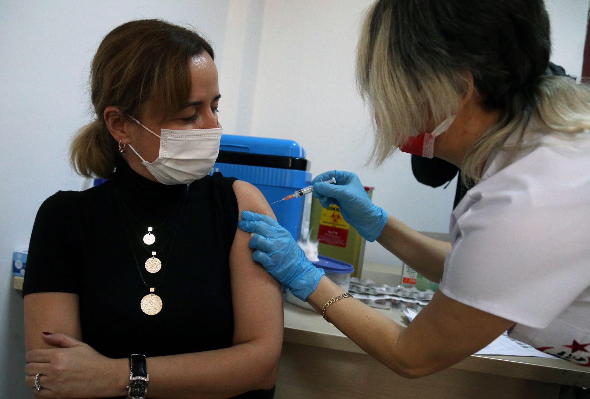 中国新冠疫苗土耳其图片