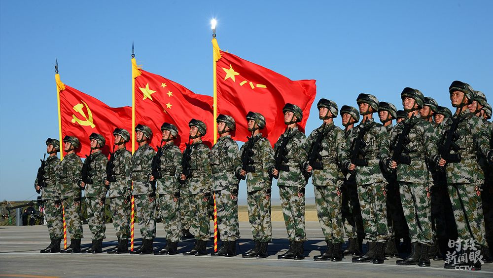 △2017年7月30日上午，庆祝中国人民解放军建军90周年阅兵在内蒙古朱日和联合训练基地举行。