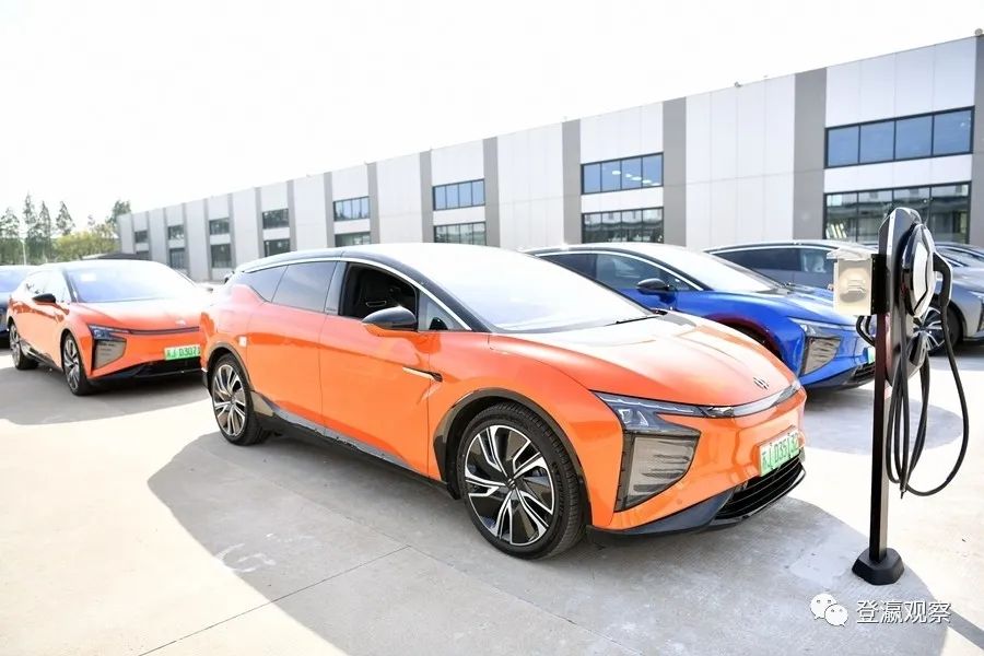 华人运通新能源汽车发运仪式举行