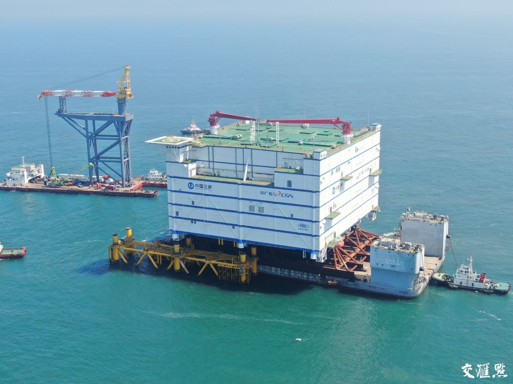 如东海上换流站由三峡集团与中广核集团共同投资建设,是国内首个正负