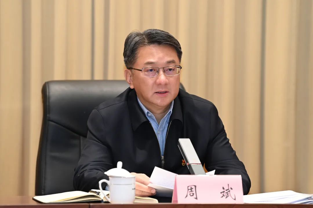 周斌指出,2021年,全市上下认真贯彻落实中央和省委部署要求,紧盯"国之