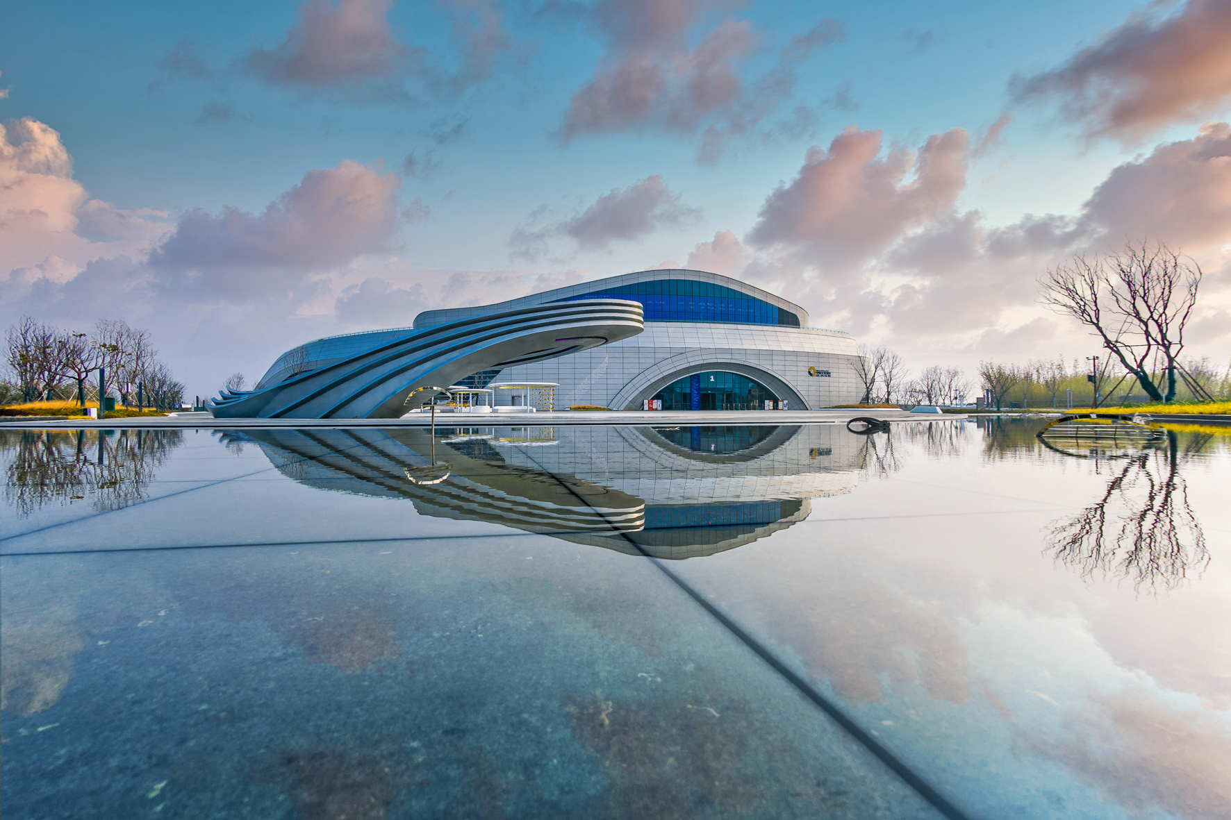 进一步与央企国企,知名房企加强战略合作,重点推出凤依湖周边及盐渎路