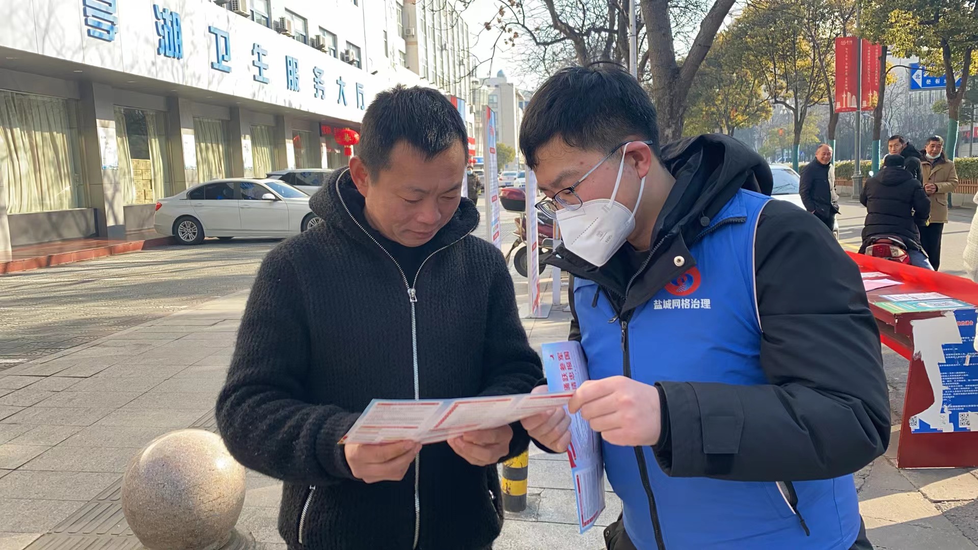 大洋街道东升新村社区网格员助力春暖农民工活动