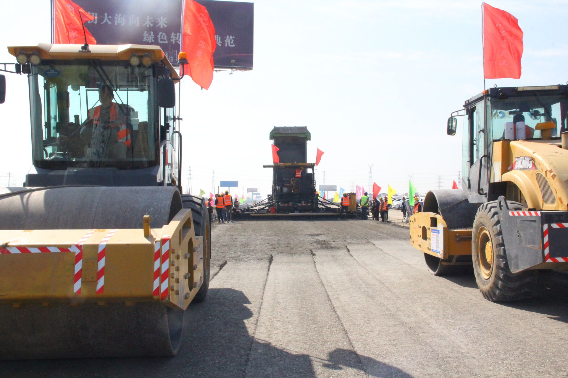 新进展盐阜快速通道水稳底基层施工正式启动