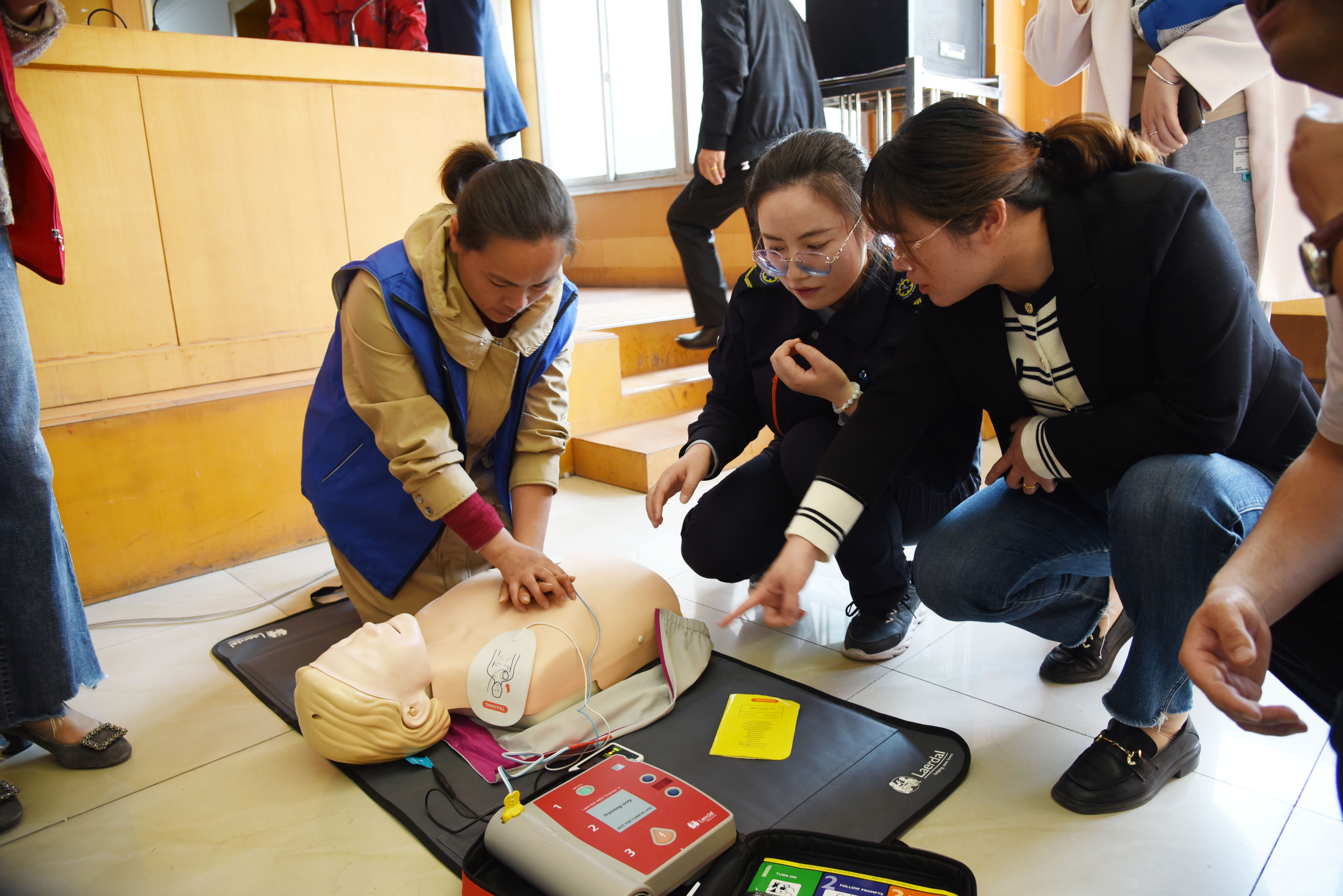 大洋街道大洋村组织应急救护知识培训