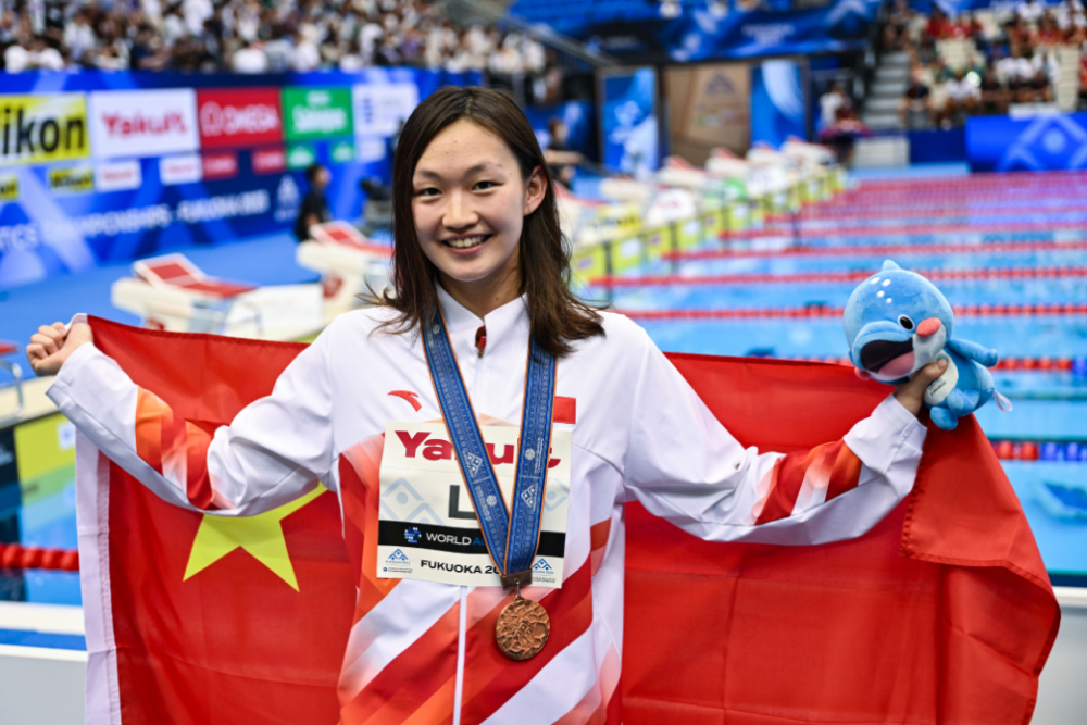 7月25日，李冰潔在1500米自由泳中獲得銅牌。新華社記者張笑宇攝