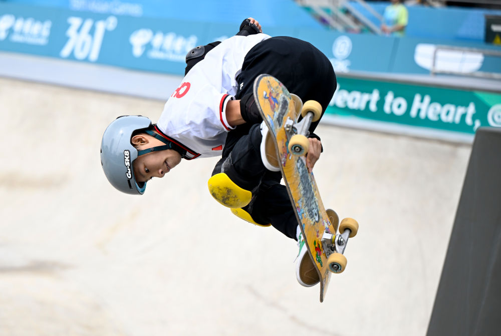 杭州亚运会丨陈烨夺得男子滑板碗池冠军