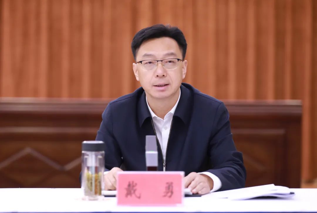 李志军在全区11月份乡村振兴讲评会上强调真抓实干持之以恒久久为功