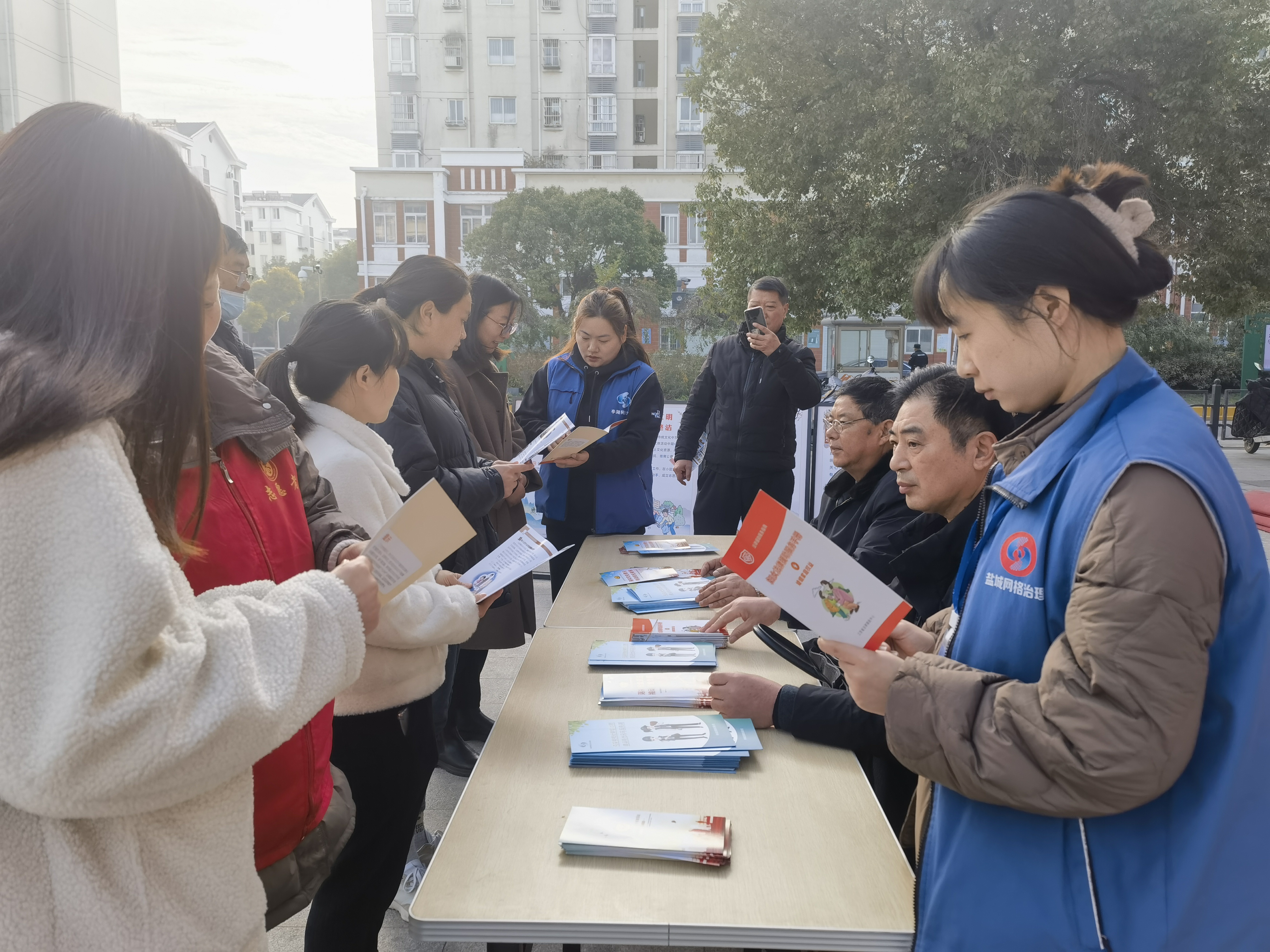 新洋街道新洋社区开展送法进社区普法惠民生主题宣传