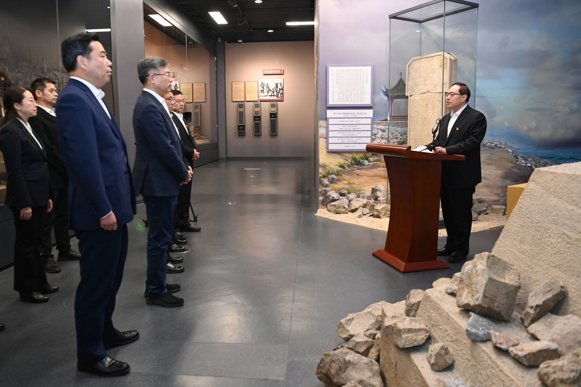 �����ϴ�...