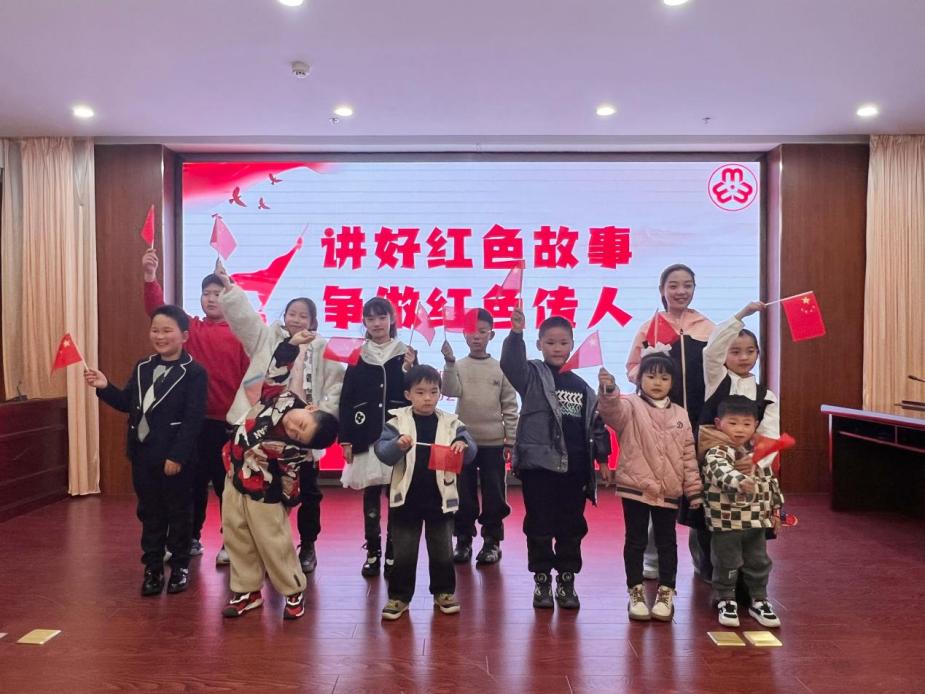 用清脆甜美的嗓音,讲述了《英雄黄继光》《半碗青稞面》《丰碑》