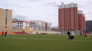 追光| 十年后,黄土高原的足球少年们继续奔跑-盐城新闻网