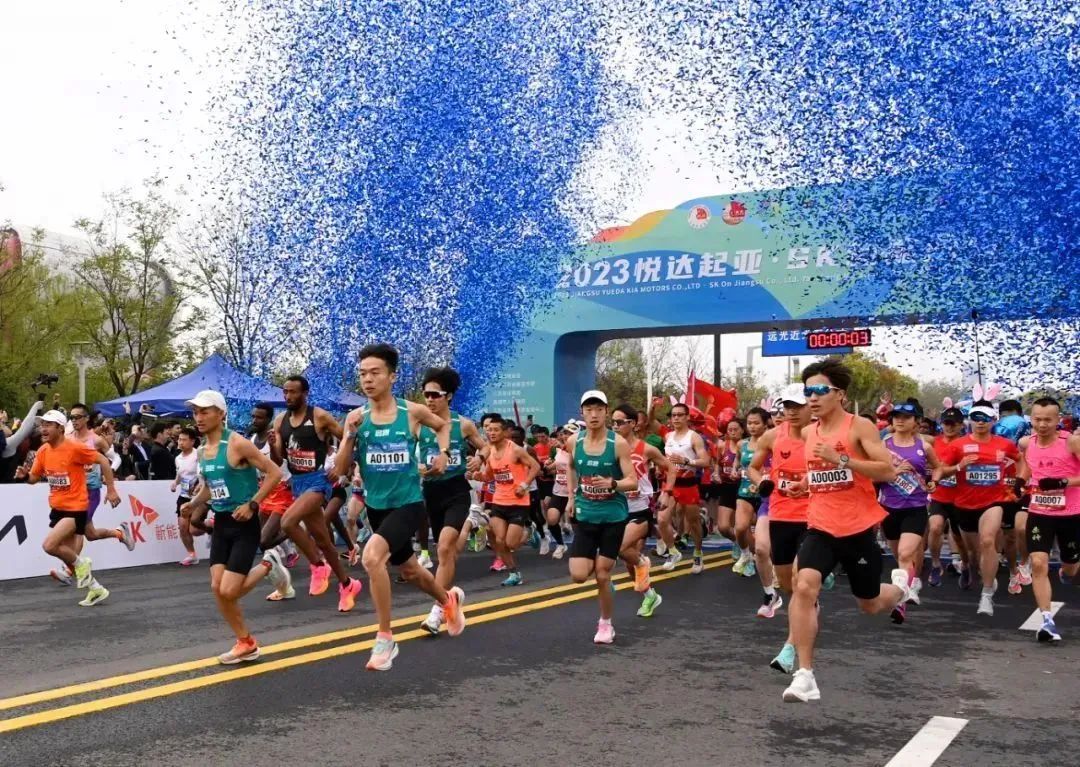 赛事线路沿用2023年盐城马拉松线路,以盐城奥体中心为起终点,串联起大