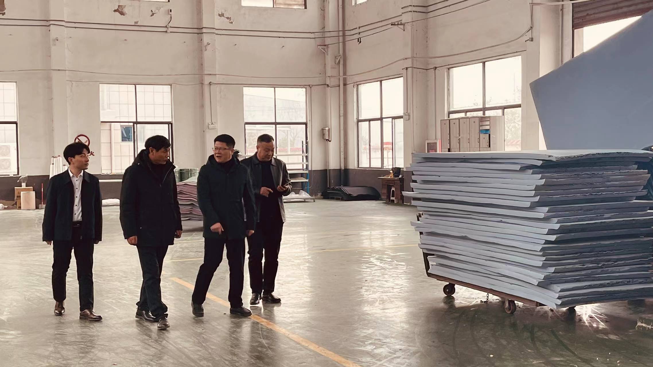 陈涛镇扬鞭忙生产冲刺开门红