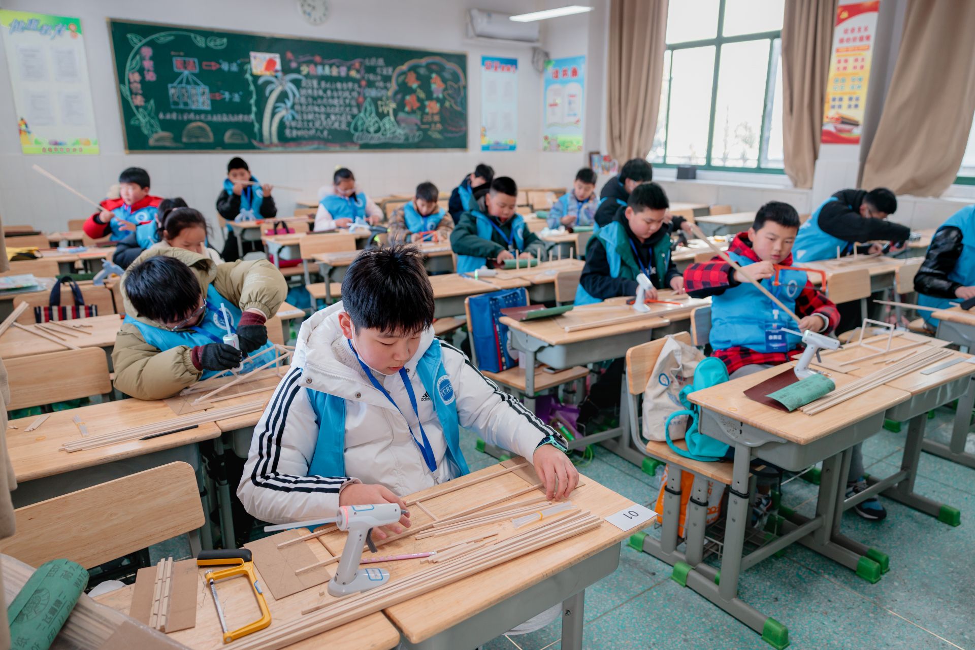 小学,中学,职校各个学年段,主要有木梁承重竞技赛,乐创竞技赛,智能