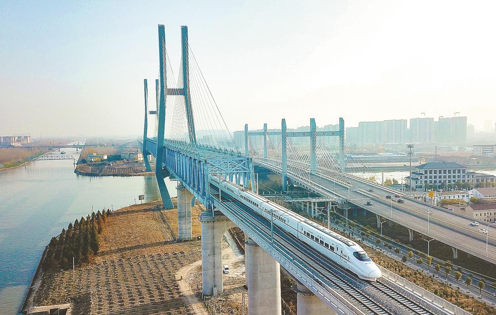 江苏盐城落子四个三广袤大地中实干争先