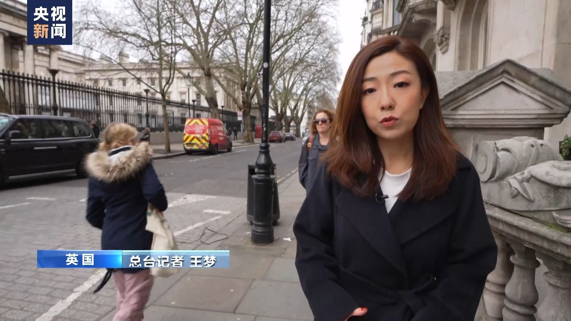 总台记者 王梦:每一件文物都不是独立存在的,它们和周围的环境融为