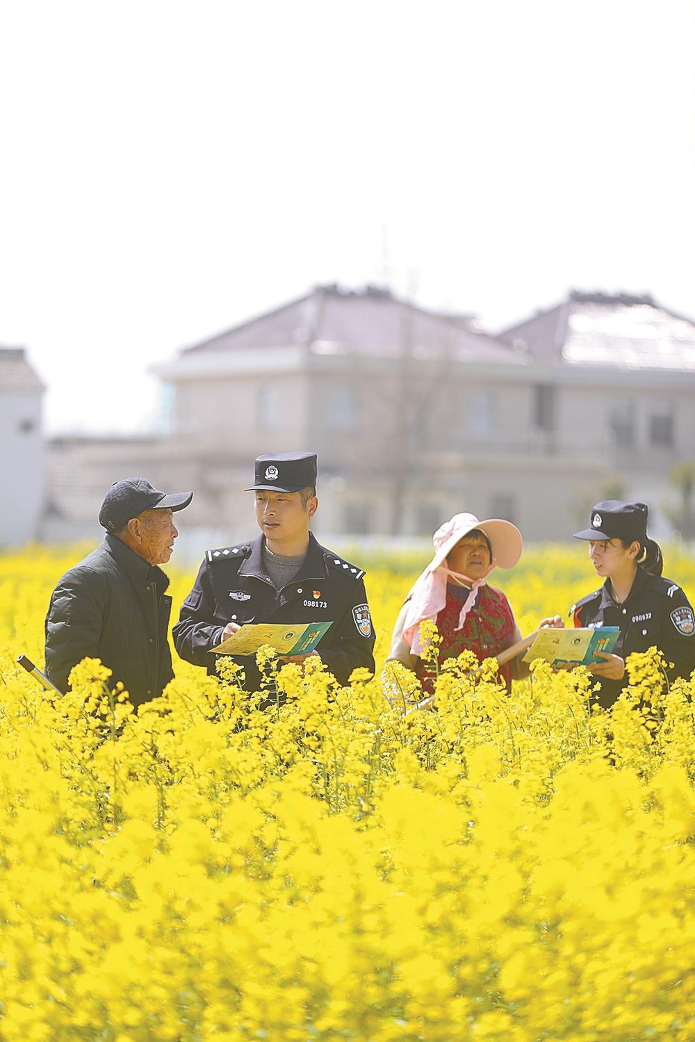 大丰公安  春风暖心田 亮剑保民安