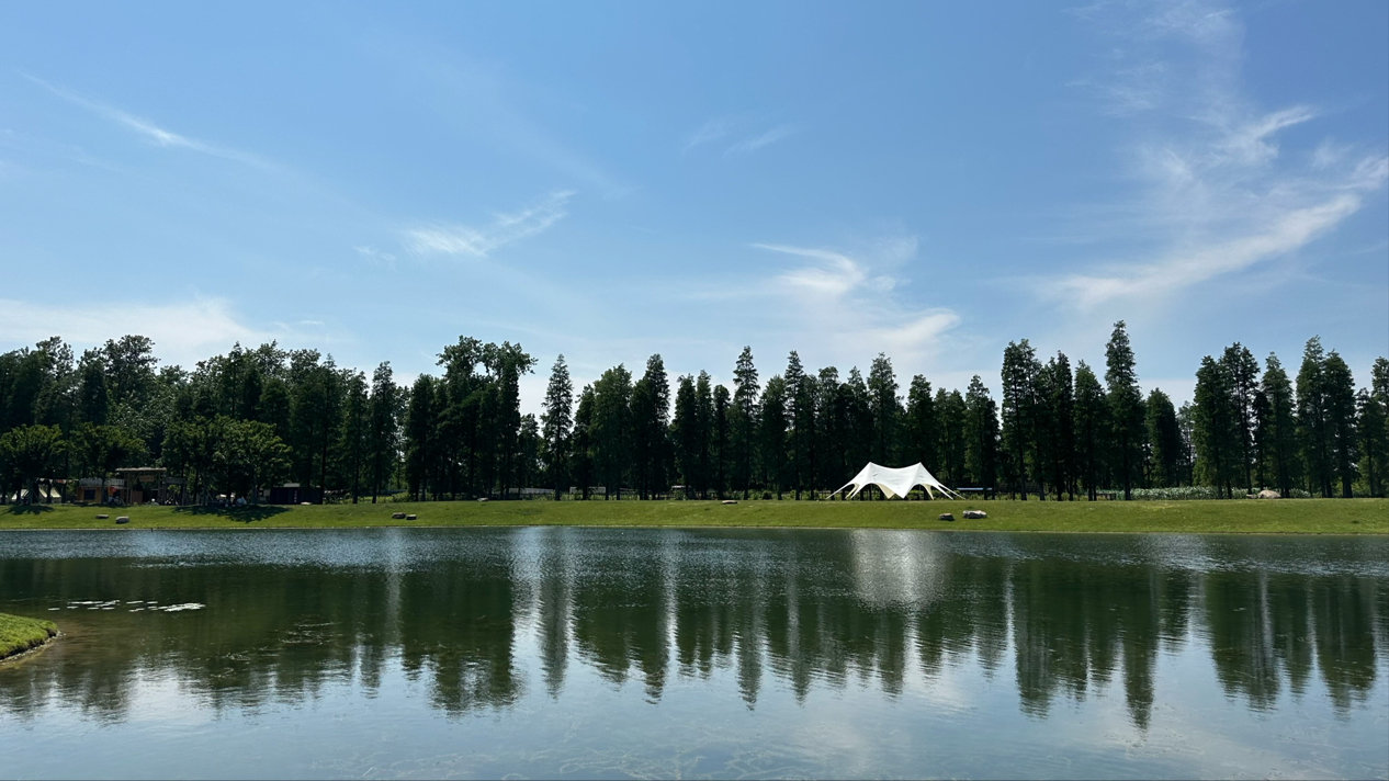 一江清水万重山 