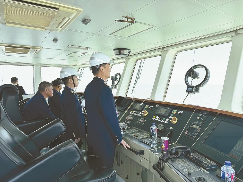 江苏盐城:海空立体巡航 全方位守护碧海蓝天