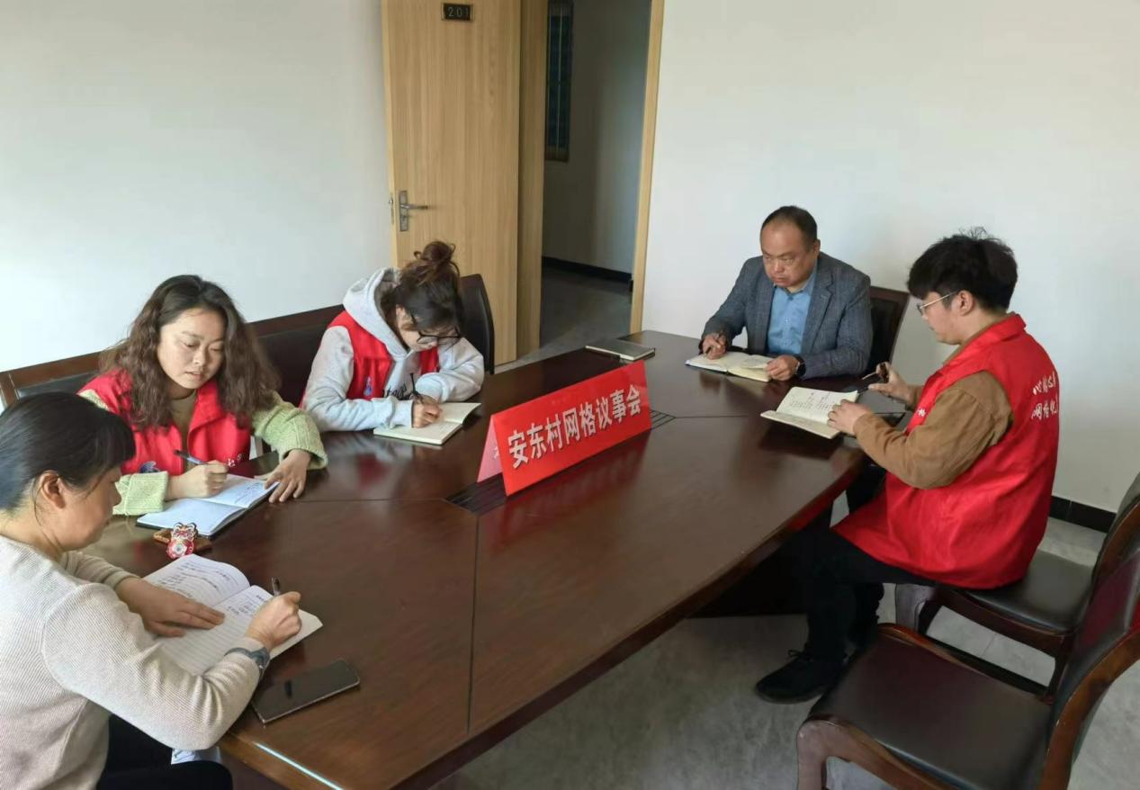 安丰镇安东村:维修路面解民忧