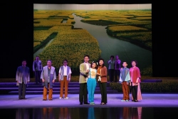 《菜籽花开》下月亮相中国戏剧节 主创人员全身心投入打磨佳作
