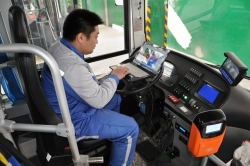 为市民出行护航，市公交系统举办车辆维护操作技能竞赛