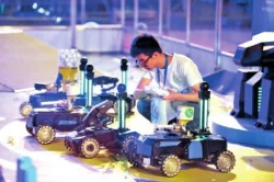 全国大学生机器人大赛闭幕 盐城工业职业技术学院获二等奖