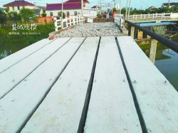 步凤境内压坏的机耕桥开始维修 预计23日左右完工