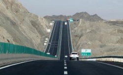 去年新疆完成公路交通投资逾2000亿元，超“十二五”总和