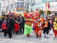 各地民俗文化闹新春 让春节“年味儿十足”