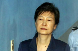 朴槿惠或坐牢至90岁 韩国半数民众称