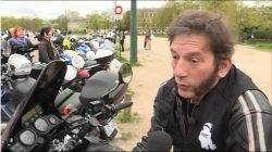 法国数百名摩托车骑手示威 抗议80公里限速新规
