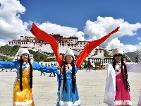 西藏旅游进入高峰
