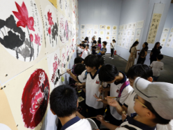 北京：学生国画展迎接新学期