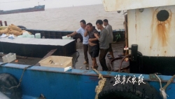 渔民海上作业受伤 海事部门出海迎接赢得救治时间  