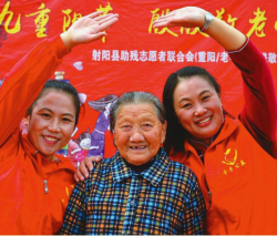 重阳节前敬老院老人们乐翻了天 92岁老太跳起广场舞