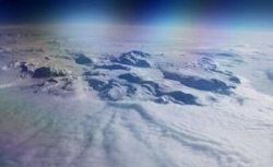 南极臭氧层空洞面积增大，研究人员正在寻找额外排放的来源