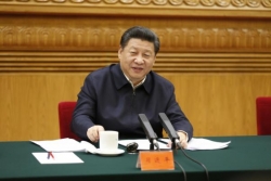 中共中央政治局会议讨论政府工作报告